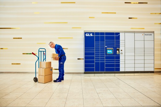 You can drop off and pick up your package at GLS Parcel Locker.