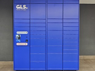 GLS locker installed at shopping centre